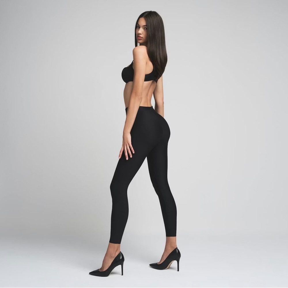 Skims butt enhancing padded leggings